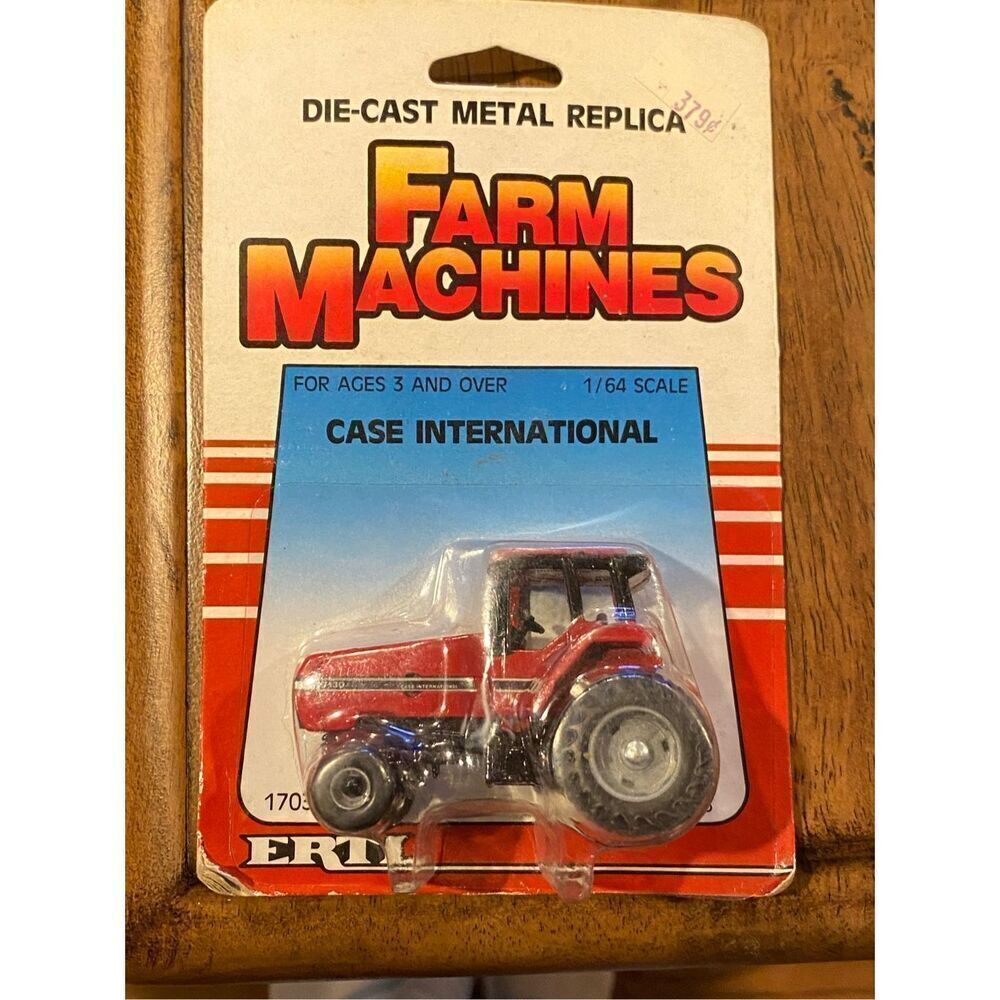 Vintage ERTL Case International Tractor 1986 Die Cast Brand New